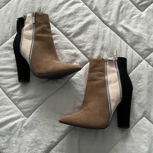 Tri-color heeled booties